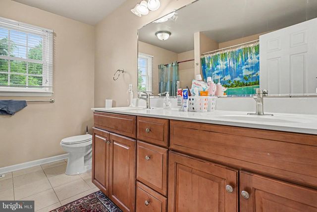 130 KOCH LN, Harrisburg, PA 17112