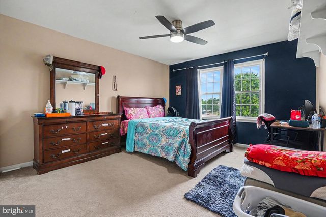 130 KOCH LN, Harrisburg, PA 17112