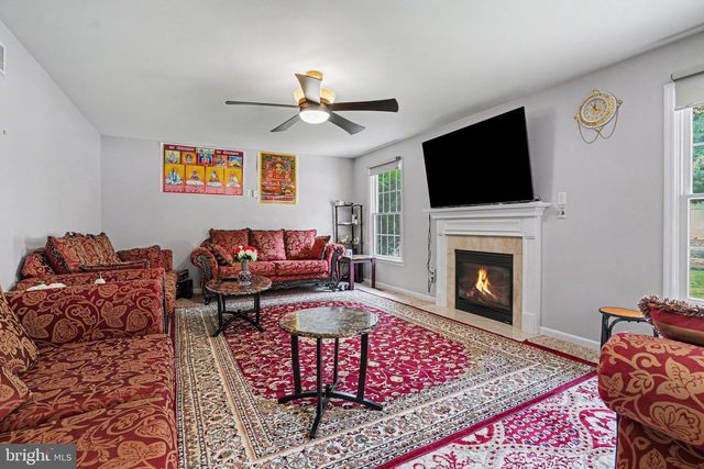 130 KOCH LN, Harrisburg, PA 17112