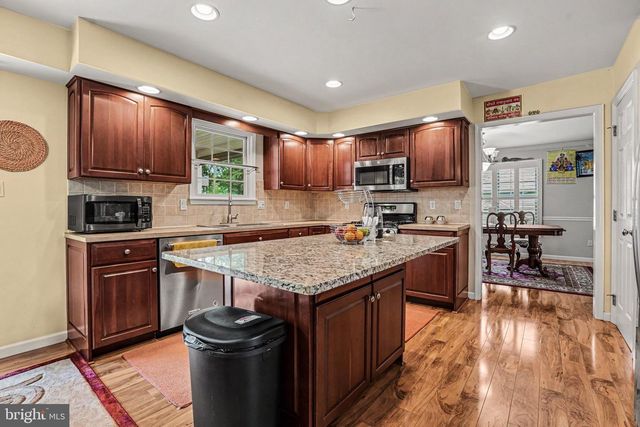 130 KOCH LN, Harrisburg, PA 17112