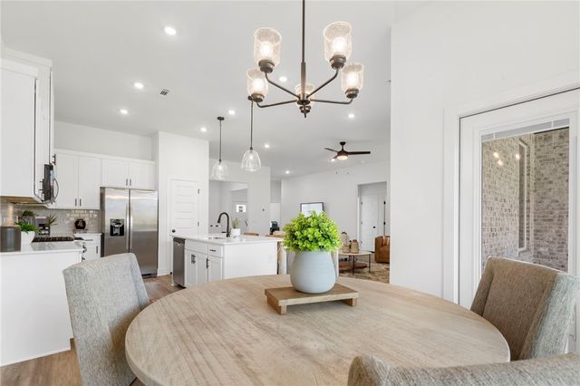 2822 N Grey Squirrel Drive, Fayetteville, AR 72704