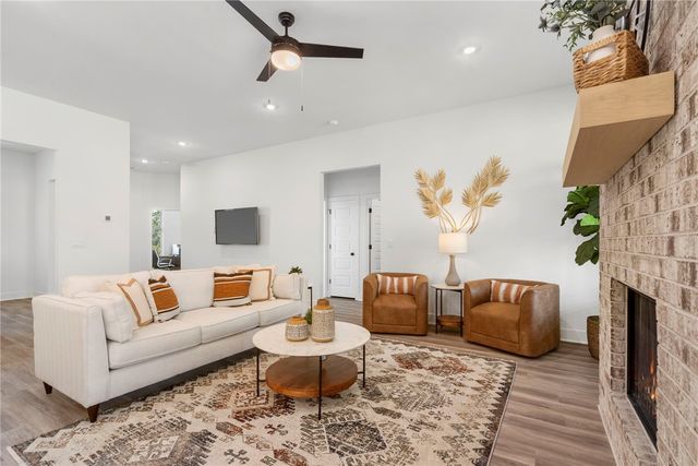 2822 N Grey Squirrel Drive, Fayetteville, AR 72704