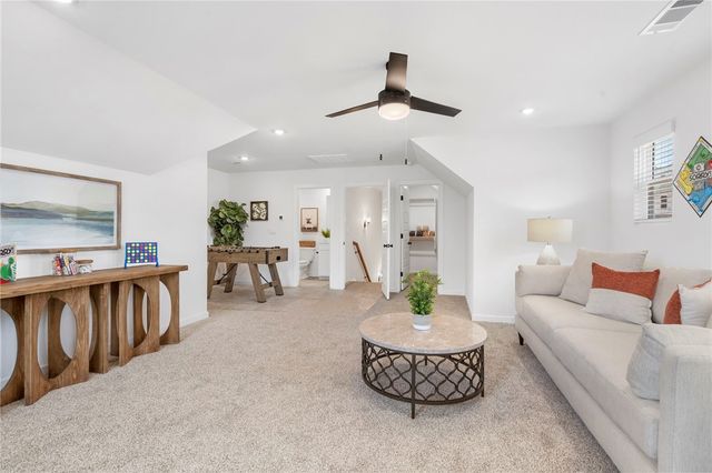 2822 N Grey Squirrel Drive, Fayetteville, AR 72704