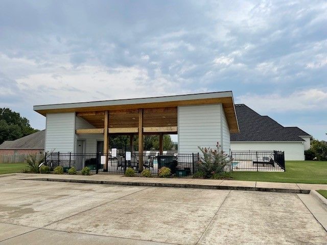 2822 N Grey Squirrel Drive, Fayetteville, AR 72704