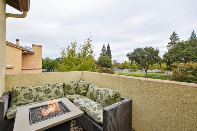 8464 Crystal Walk Cir, Elk Grove, CA 95758