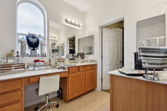 8464 Crystal Walk Cir, Elk Grove, CA 95758