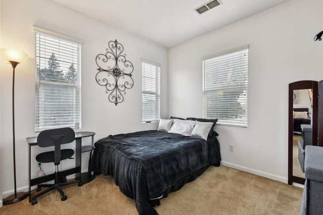 8464 Crystal Walk Cir, Elk Grove, CA 95758