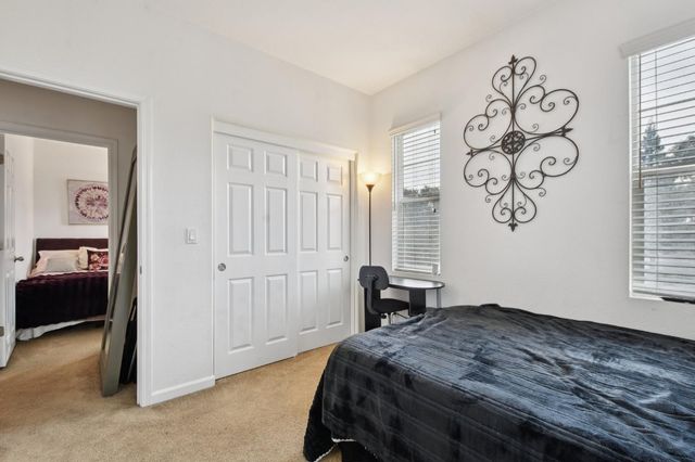 8464 Crystal Walk Cir, Elk Grove, CA 95758