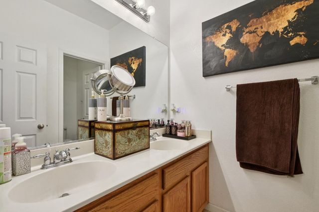 8464 Crystal Walk Cir, Elk Grove, CA 95758