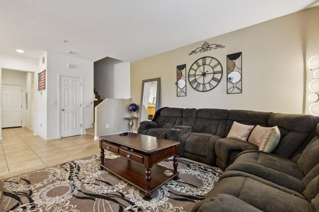 8464 Crystal Walk Cir, Elk Grove, CA 95758