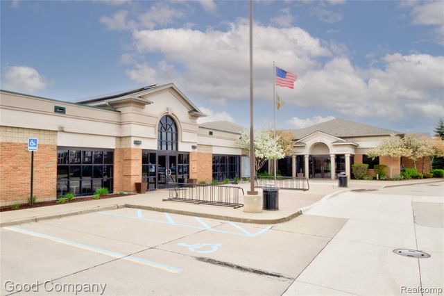 93 Oakdale Boulevard, Pleasant Ridge, MI 48069