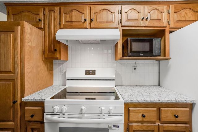 803 Madison Street, Pleasant Hill, MO 64080