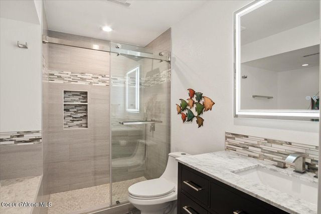 10569 N Friar DR, B, Hayden, ID 83835