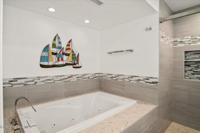 10569 N Friar DR, B, Hayden, ID 83835