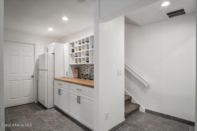 10569 N Friar DR, B, Hayden, ID 83835