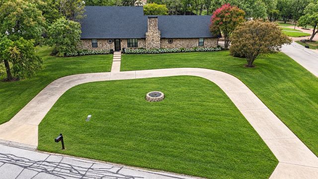180 N Woodland Trail, Double Oak, TX 75077