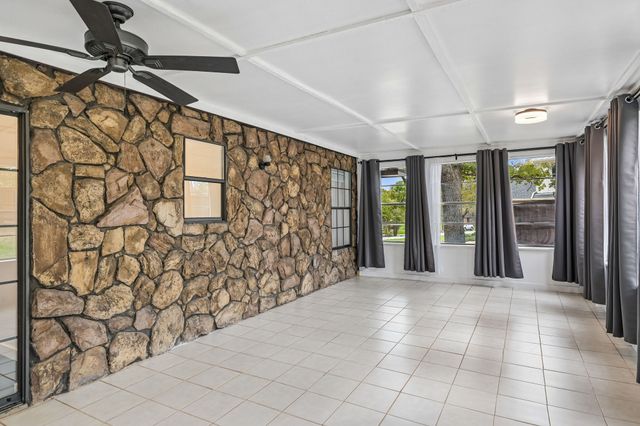 180 N Woodland Trail, Double Oak, TX 75077