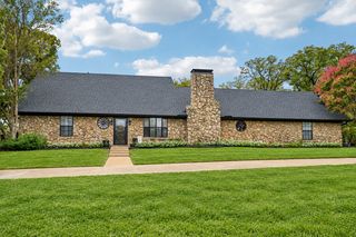 180 N Woodland Trail, Double Oak, TX 75077