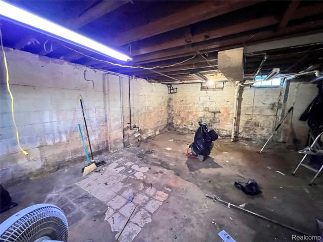 2690 Ellwood Avenue, Berkley, MI 48072