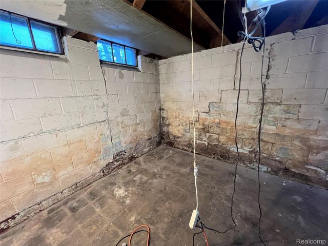 2690 Ellwood Avenue, Berkley, MI 48072