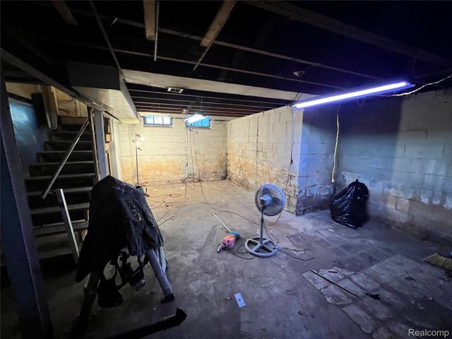 2690 Ellwood Avenue, Berkley, MI 48072