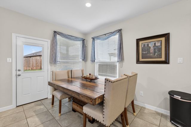 1128 Twin Brooks Lane, Fort Worth, TX 76177