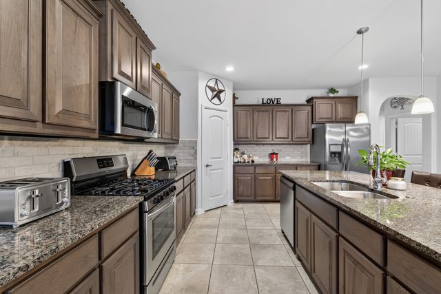 1128 Twin Brooks Lane, Fort Worth, TX 76177