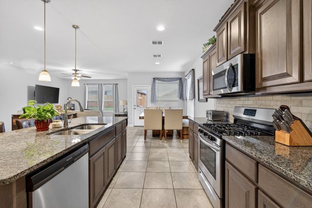 1128 Twin Brooks Lane, Fort Worth, TX 76177