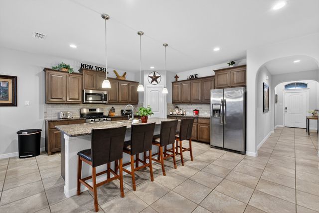 1128 Twin Brooks Lane, Fort Worth, TX 76177