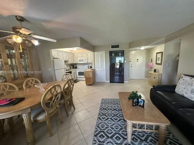4980 E Sabal Palm Boulevard 330, Tamarac, FL 33319