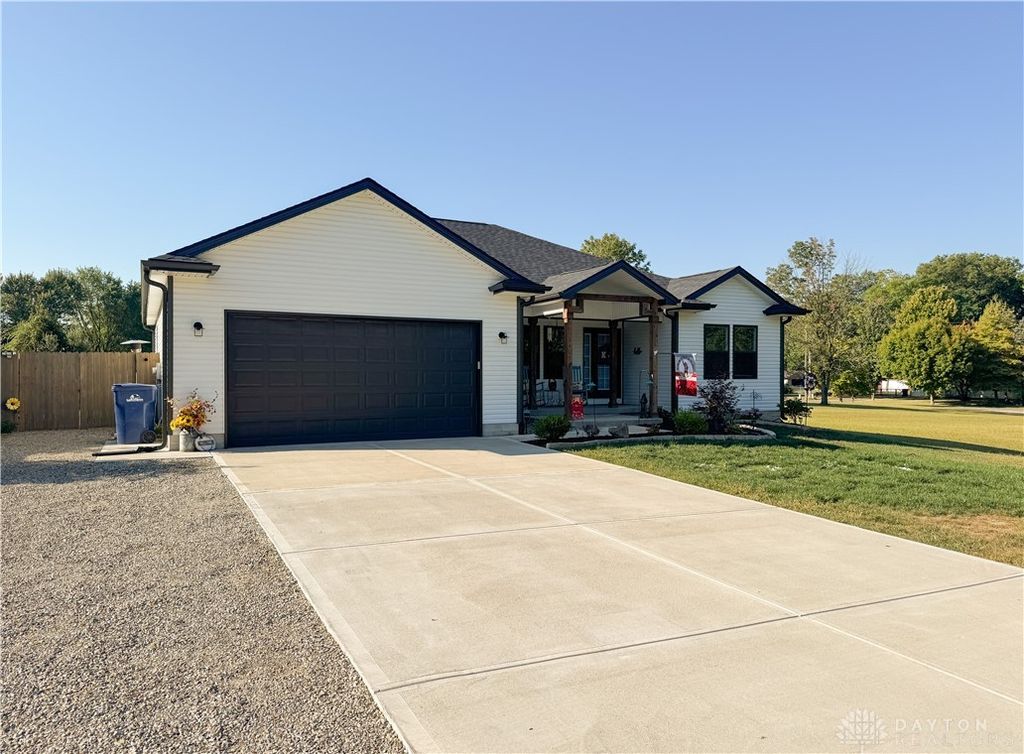 704 Brande Drive, Eaton, OH 45320