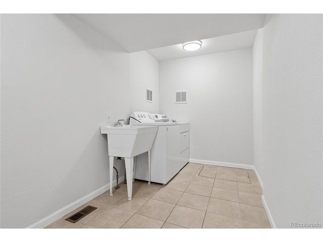 1264 Mcintosh Ave, Broomfield, CO 80020