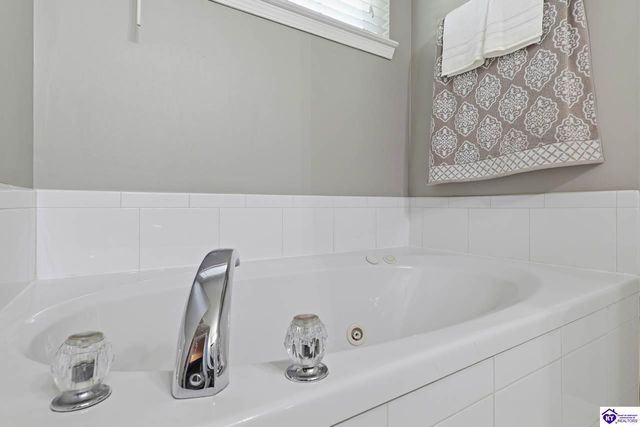1230 Ranch Road, Vine Grove, KY 40175