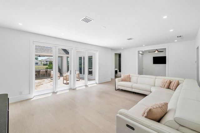 5768 NW 39th Avenue, Boca Raton, FL 33496