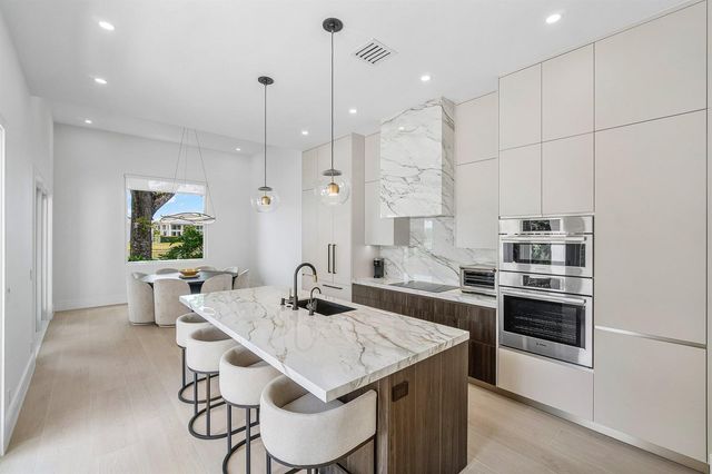 5768 NW 39th Avenue, Boca Raton, FL 33496