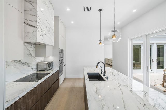 5768 NW 39th Avenue, Boca Raton, FL 33496