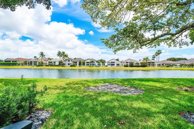 5768 NW 39th Avenue, Boca Raton, FL 33496