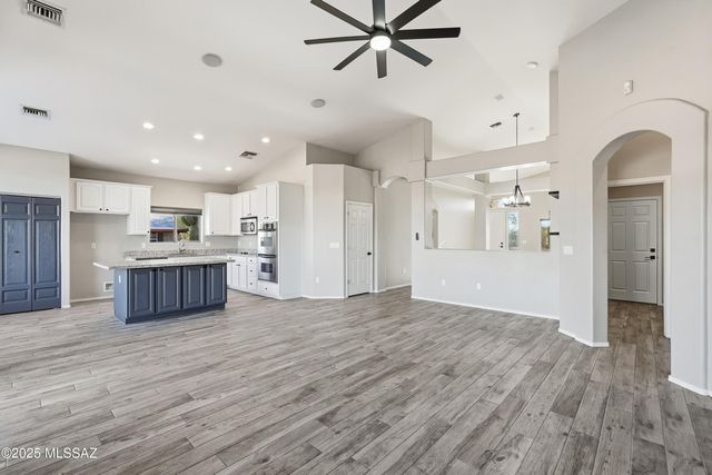 17821 S Golden Valley Drive, Sahuarita, AZ 85629