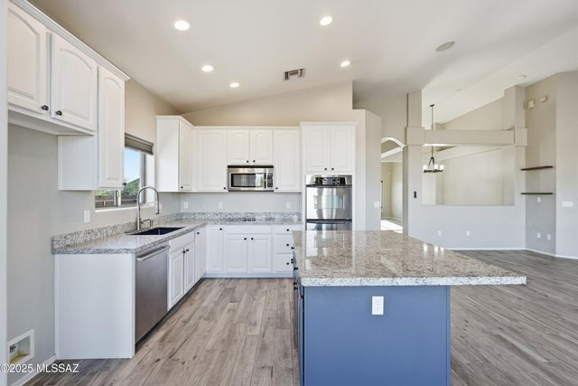 17821 S Golden Valley Drive, Sahuarita, AZ 85629