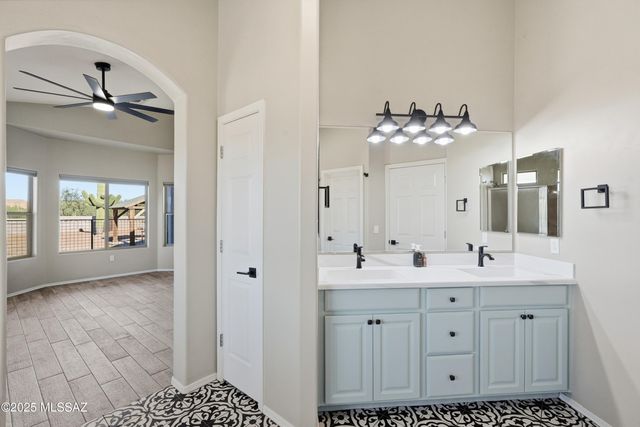 17821 S Golden Valley Drive, Sahuarita, AZ 85629