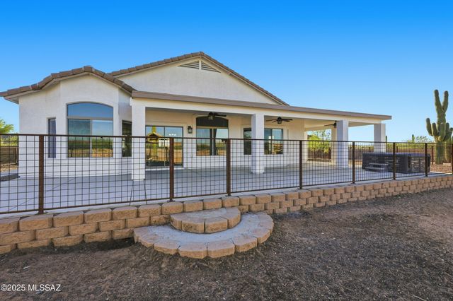 17821 S Golden Valley Drive, Sahuarita, AZ 85629