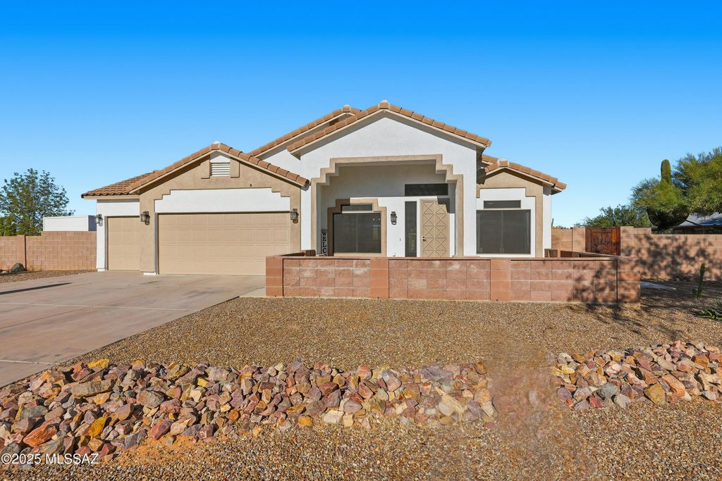 17821 S Golden Valley Drive, Sahuarita, AZ 85629