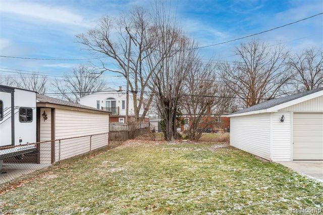 28812 Boston Street, Saint Clair Shores, MI 48081