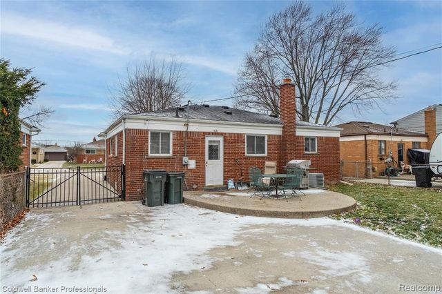 28812 Boston Street, Saint Clair Shores, MI 48081