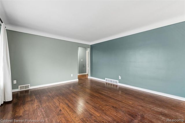 28812 Boston Street, Saint Clair Shores, MI 48081