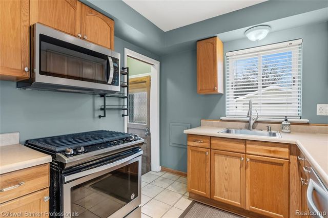 28812 Boston Street, Saint Clair Shores, MI 48081