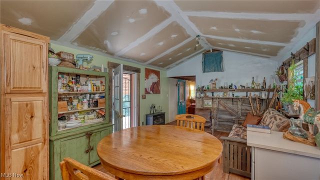 60040 Bliss Road, New Concord, OH 43762