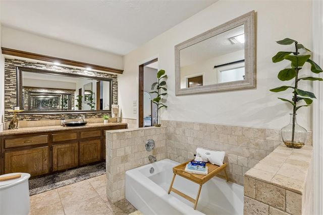 6913 Briarcreek Drive, Oklahoma City, OK 73162