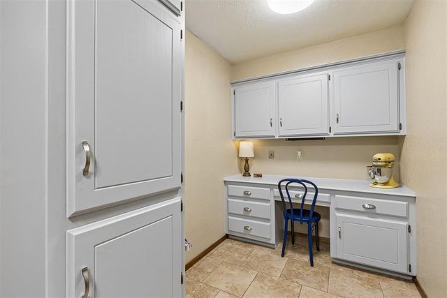 6913 Briarcreek Drive, Oklahoma City, OK 73162
