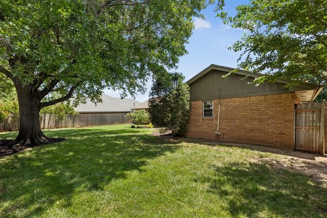 6913 Briarcreek Drive, Oklahoma City, OK 73162